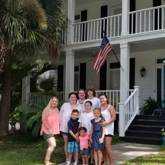 Meet your Posher, Roxanne - Picture 1 of 1